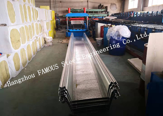 LA CHINE Plaque composite en acier galvanisée par Decking multiple de plancher en métal de Comflor 210 de lignes de production fournisseur